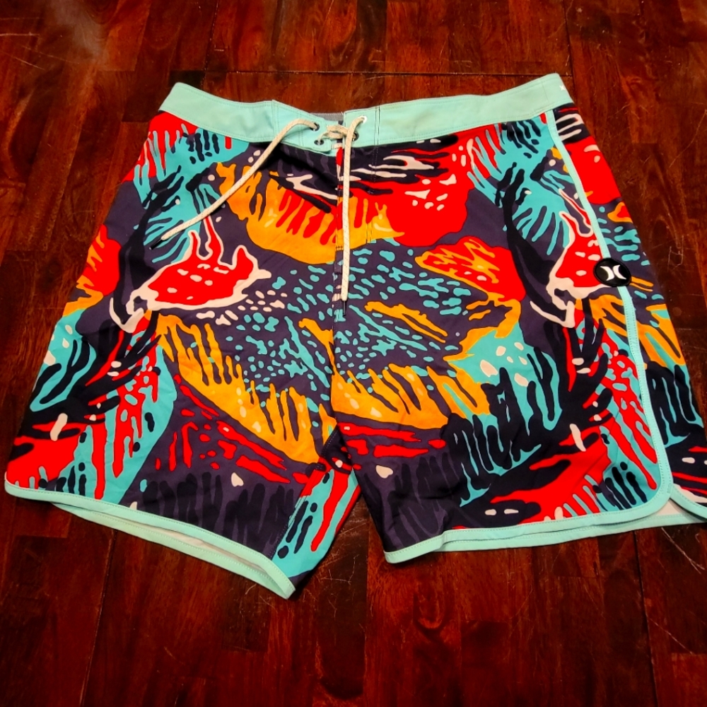 Hurley 36 W board shorts